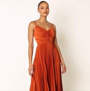 Elegant Orange Pleated Maxi Dress with Shawl (Hemmed, 5'3")